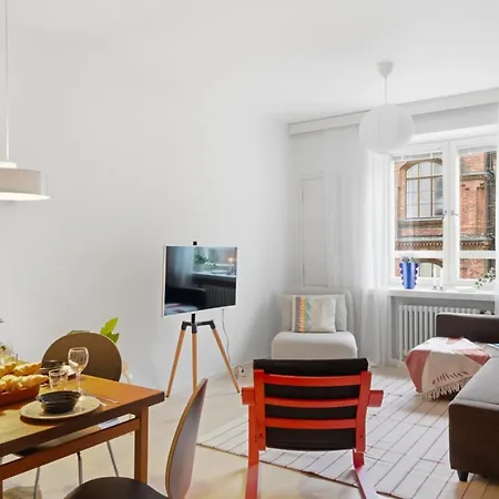 Apartment Bright And Renovated In Kamppi With A Walk-in Closet *