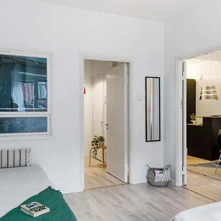Bright And Renovated In Kamppi With A Walk-in Closet Apartment Helsinki