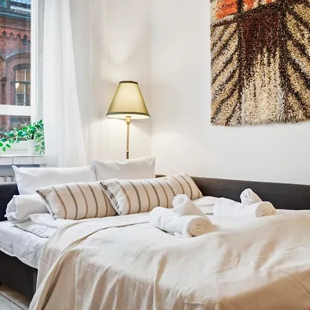 Bright And Renovated In Kamppi With A Walk-in Closet *