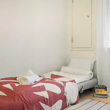 アパート Scandi Luxury Renovated Access ヘルシンキ